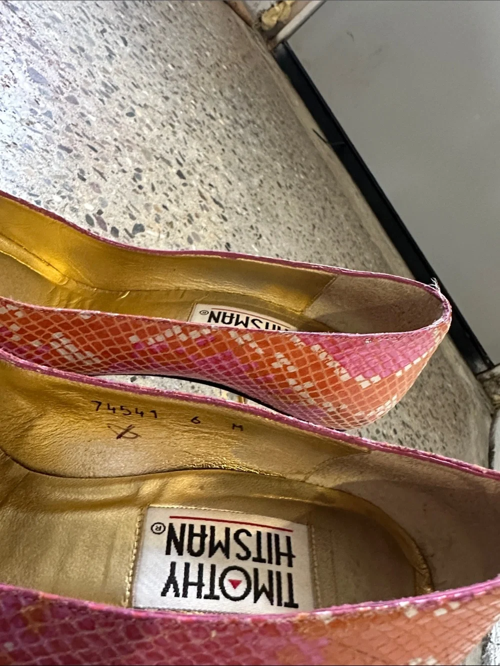 Vintage Timothy Hitsman Pink Snake-Print Sculpted Gold Heel Pumps - Picture 2 of 9